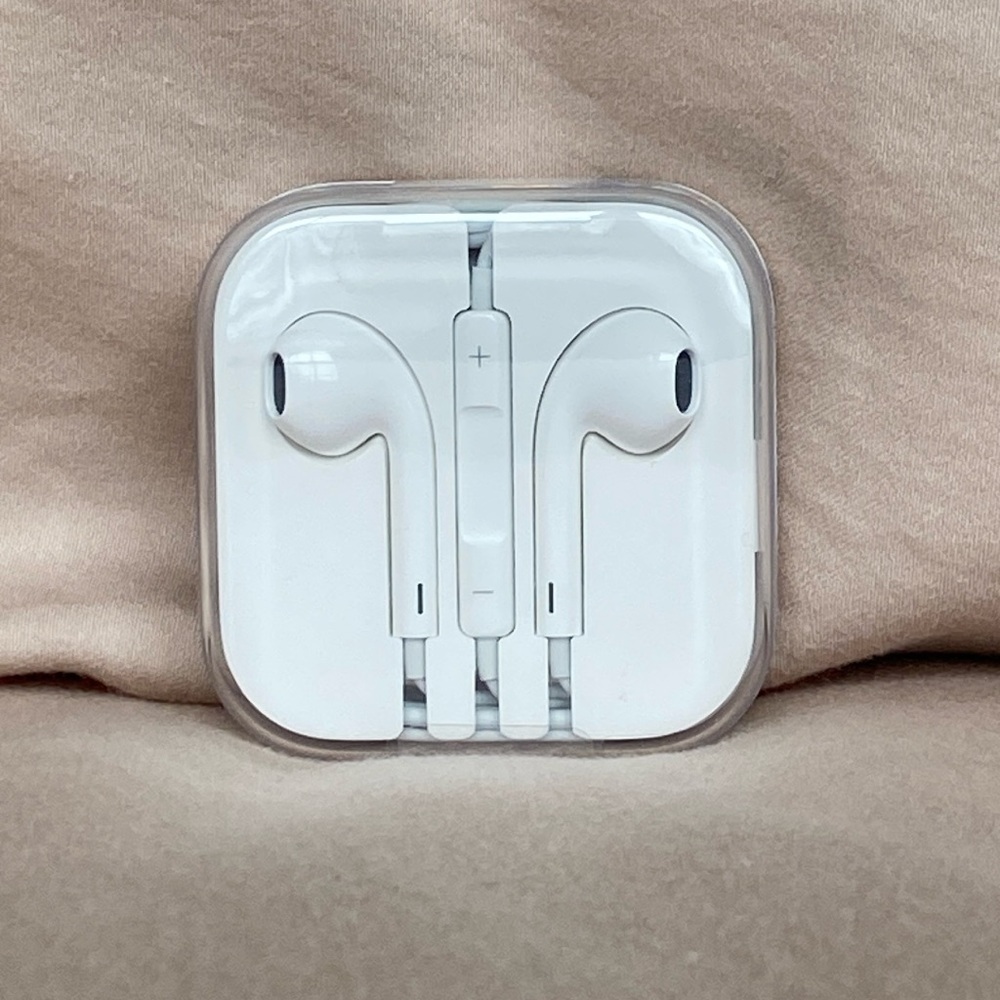 Apple Earbuds